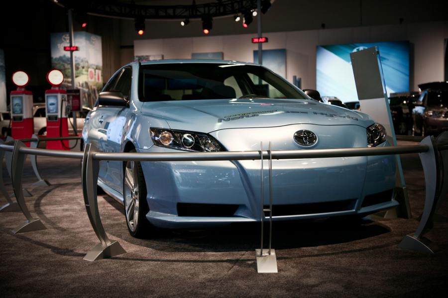  Toyota Camry CNG Hybrid Concept 2008 года  (фото 16 из 34)